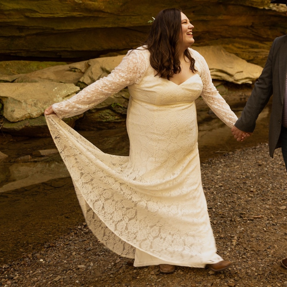 Lulu’s Rosetta white bridal lace maxi dress